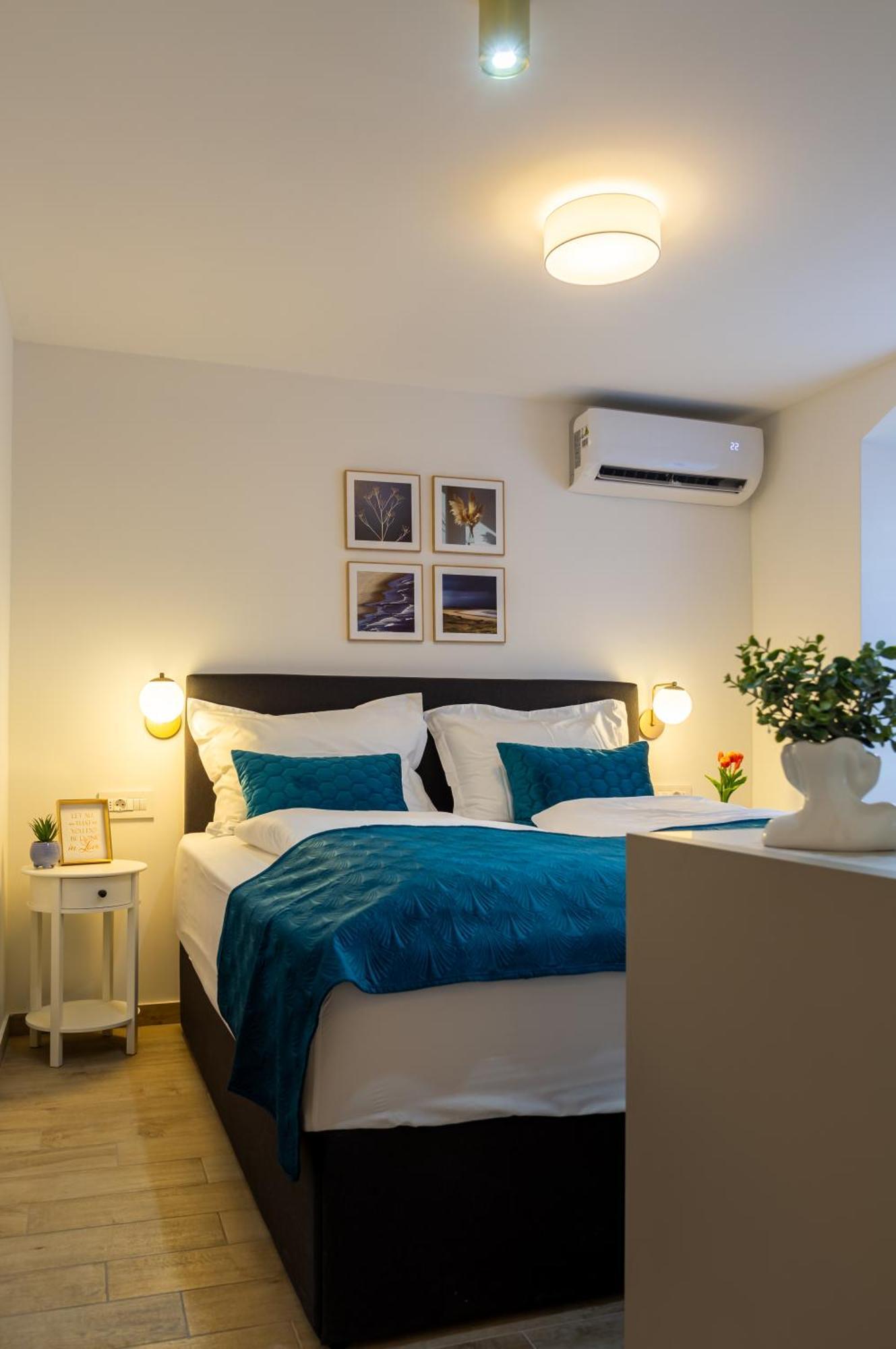 Luxury Lifestyle Rooms สปลิท ภายนอก รูปภาพ