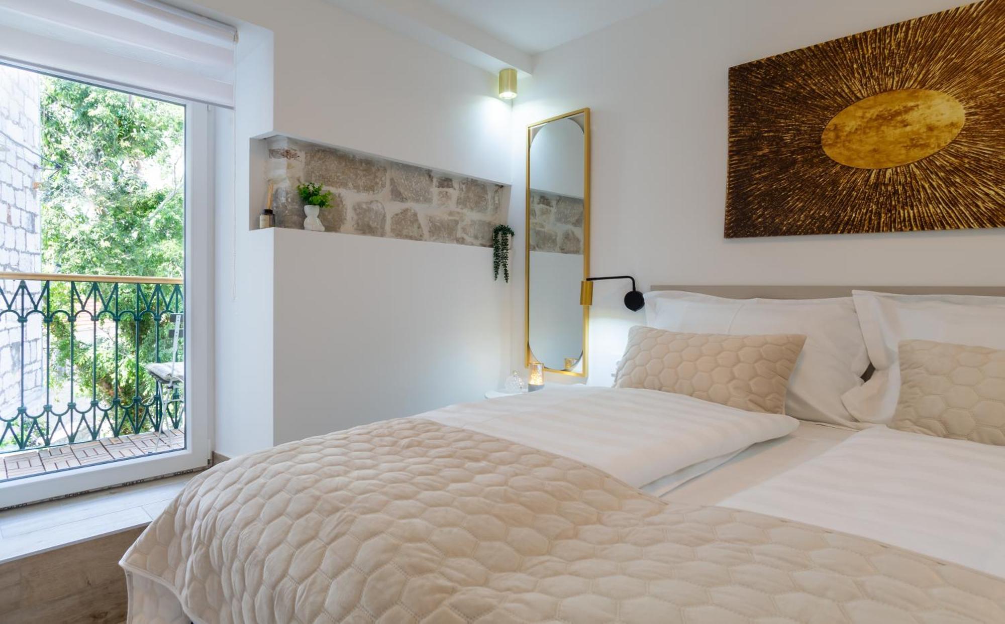 Luxury Lifestyle Rooms สปลิท ภายนอก รูปภาพ